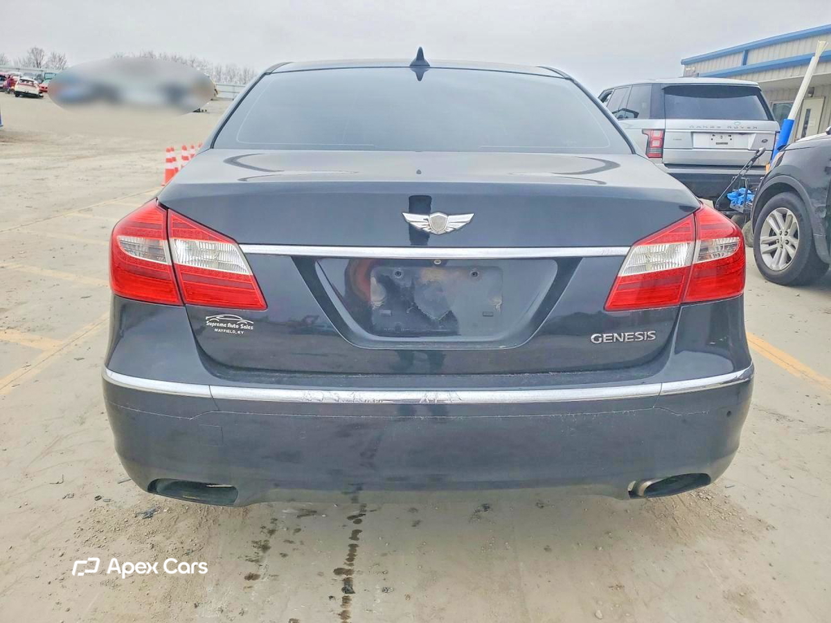 Hyundai Genesis 2012