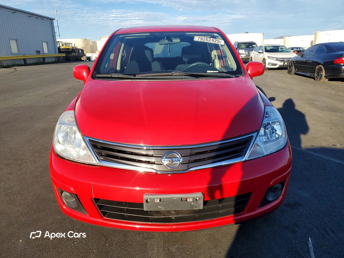 Nissan Versa 2011