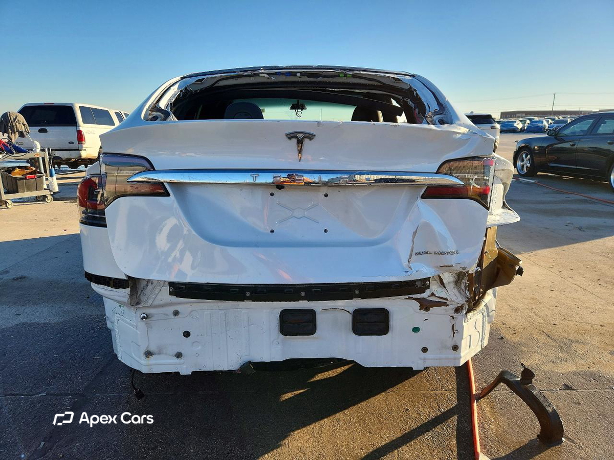 Tesla Model X 2019