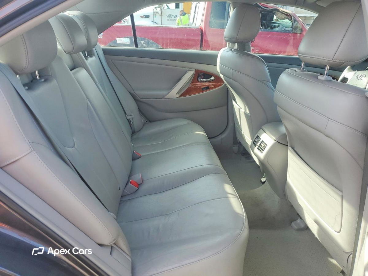 Toyota Camry 2011