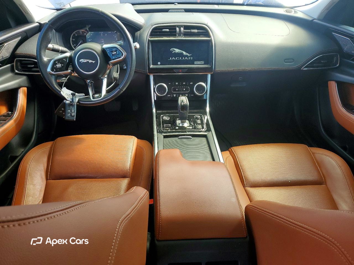 Jaguar XE 2020