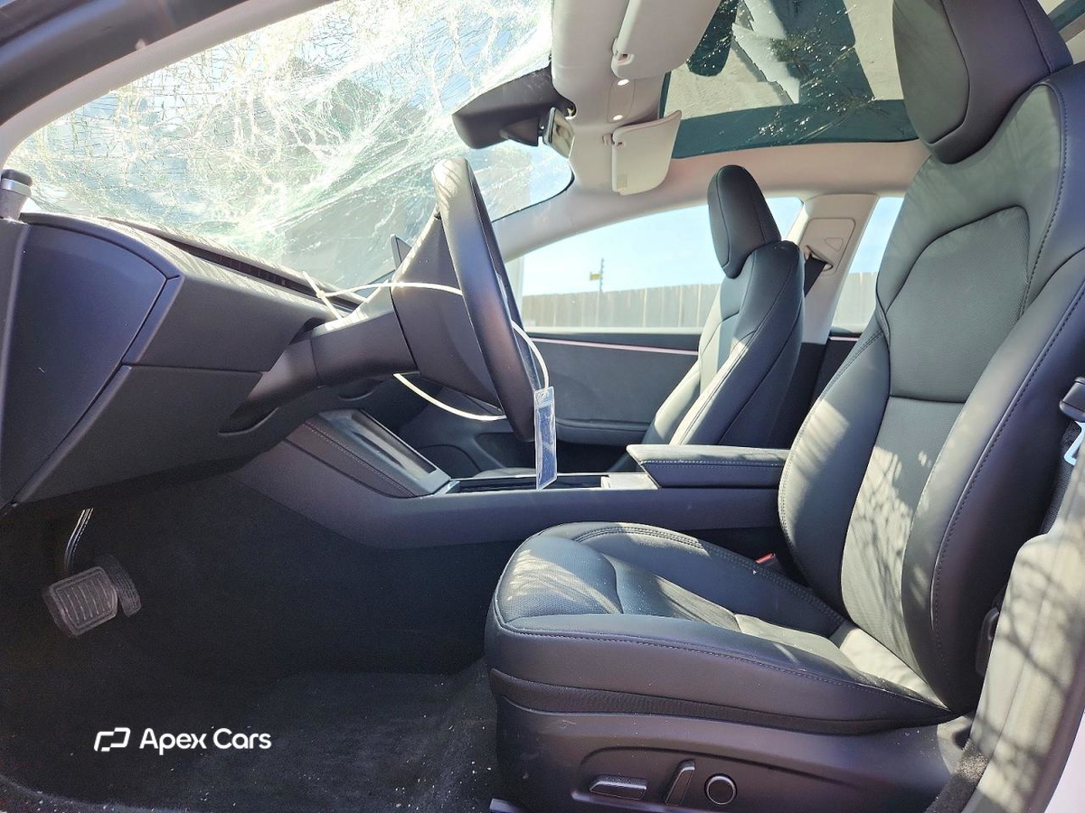 Tesla Model 3 2025