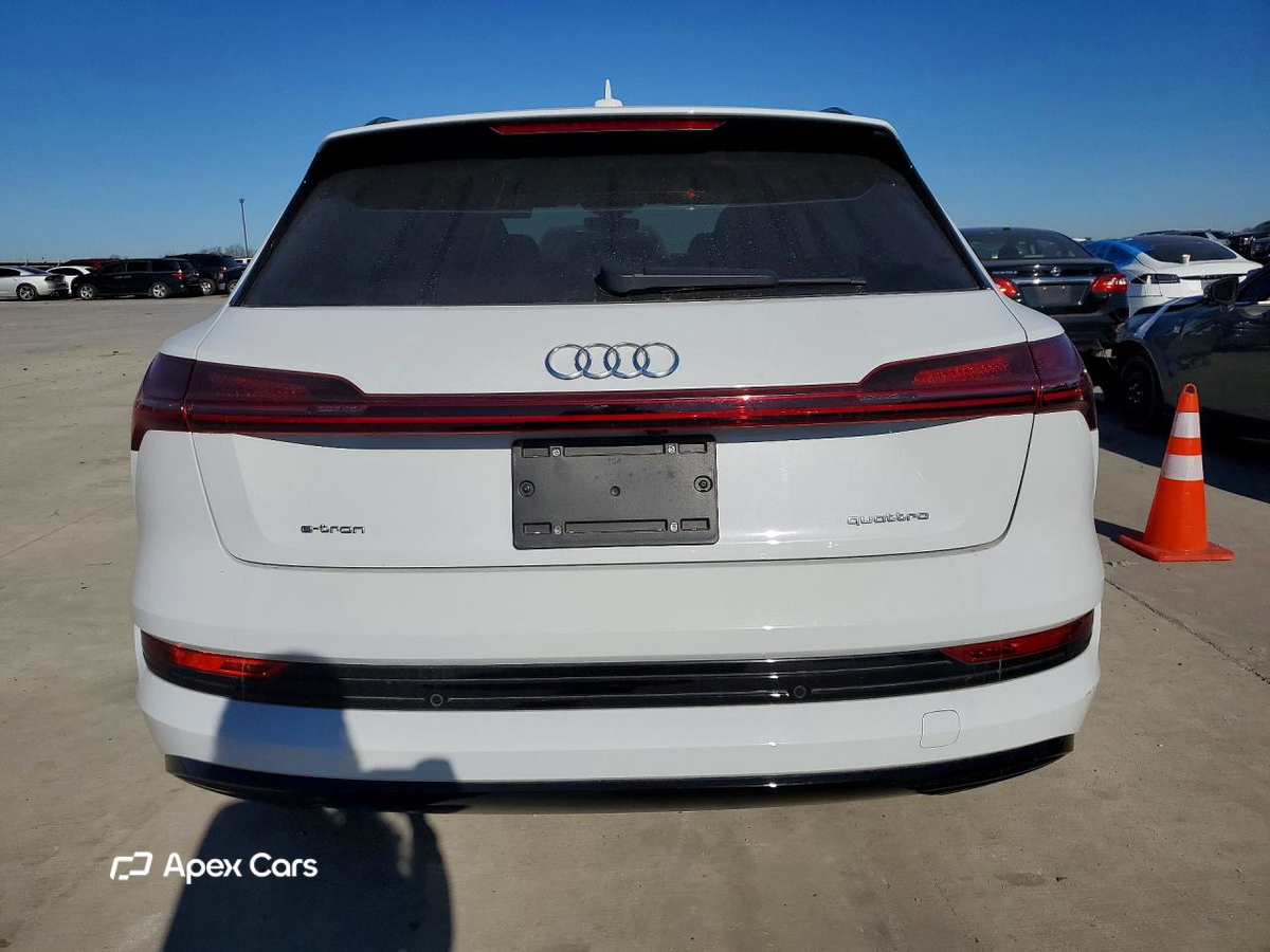 Audi e-tron 2021
