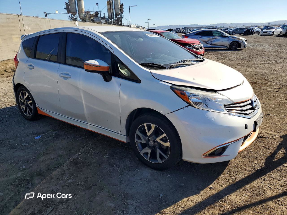 Nissan Versa 2015