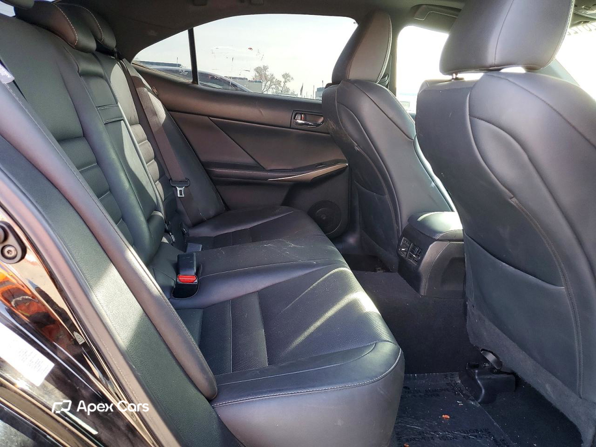 Lexus IS 2016