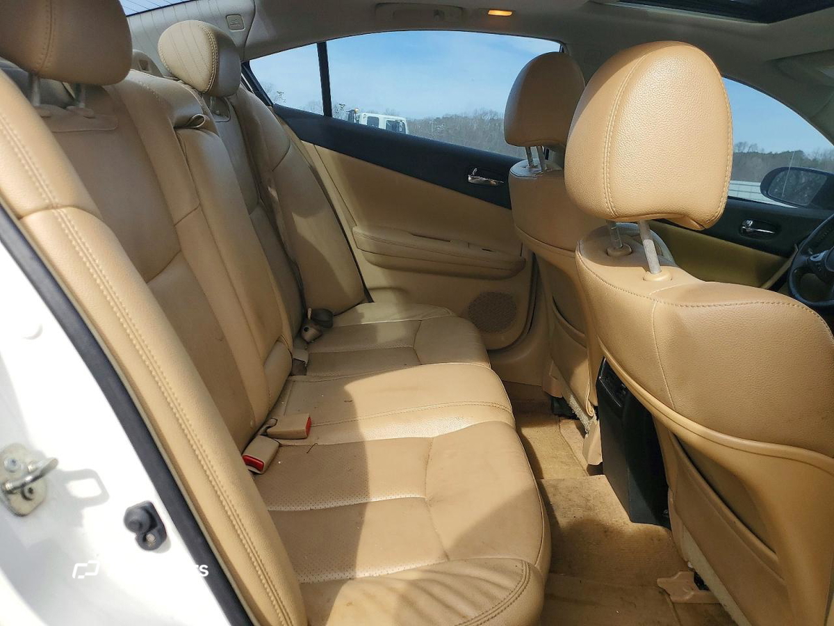 Nissan Maxima 2011