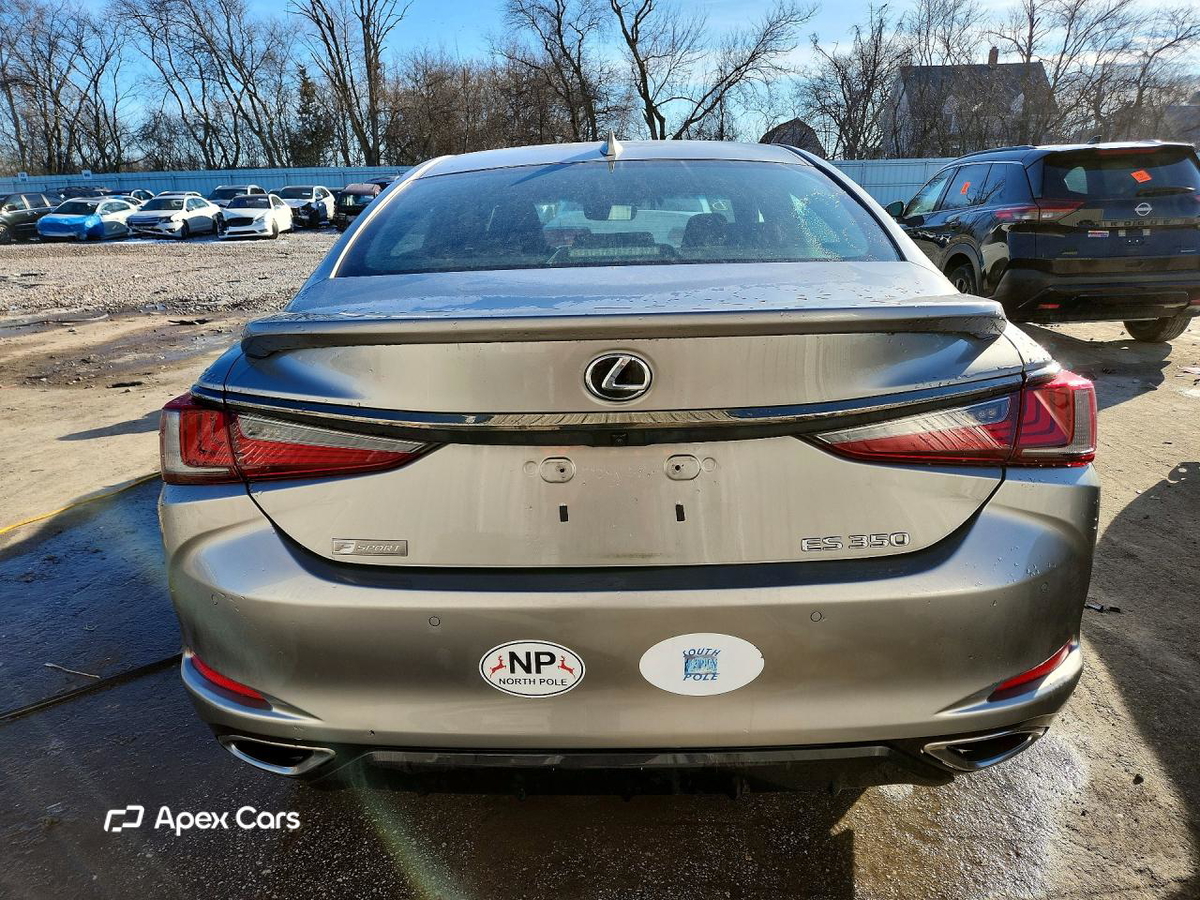 Lexus ES 2021