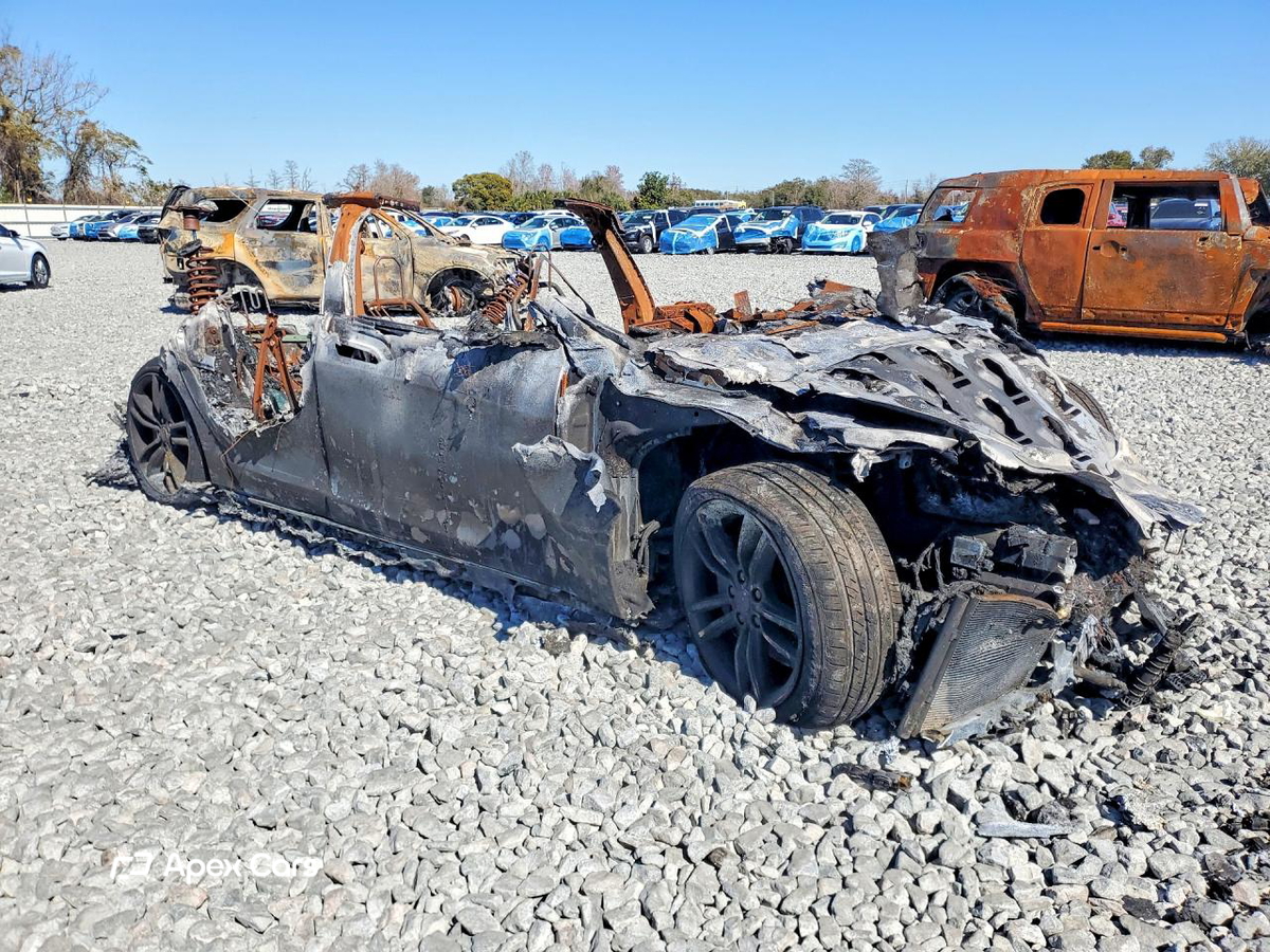 Tesla Model S 2015