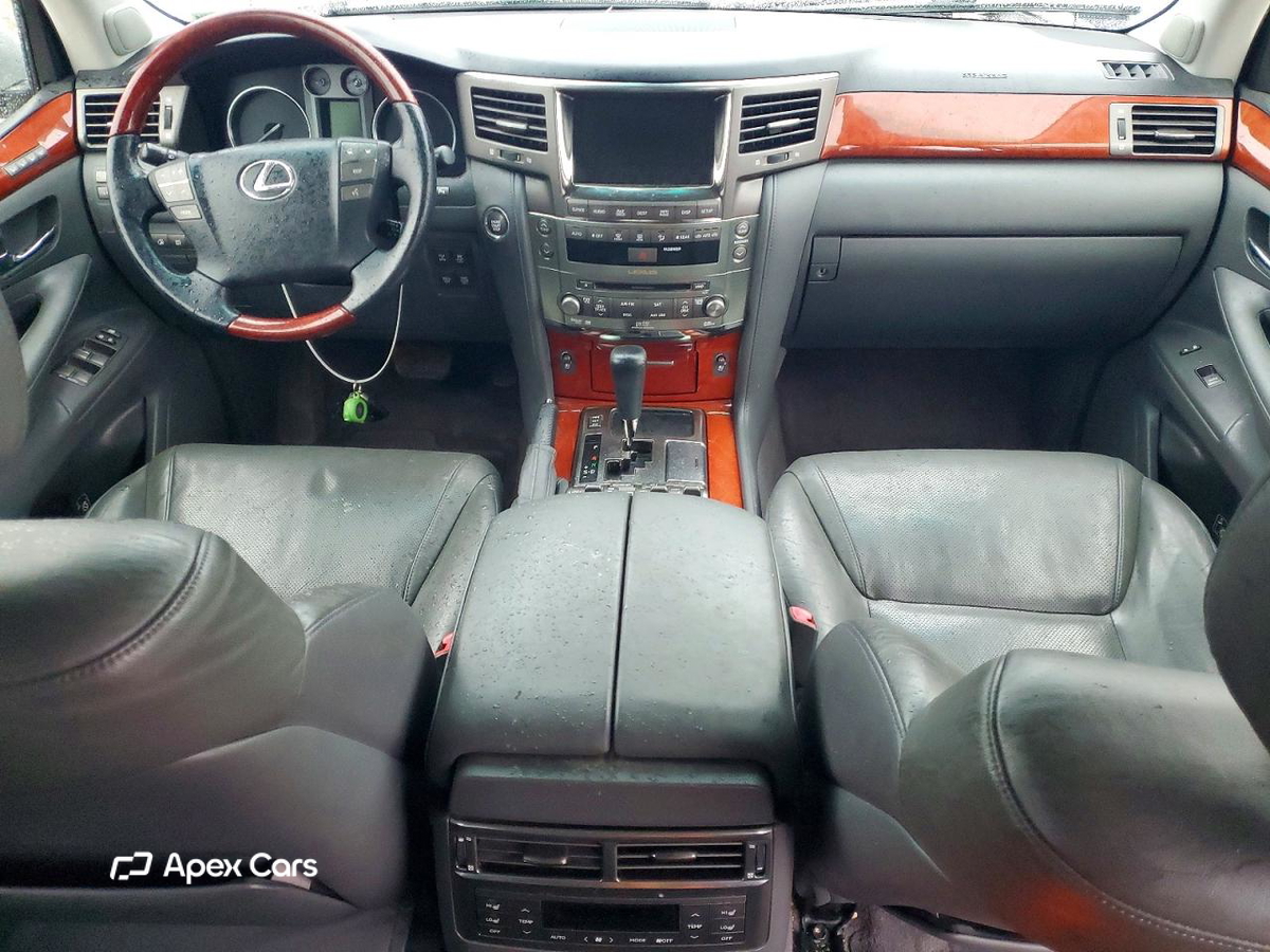 Lexus LX 2010