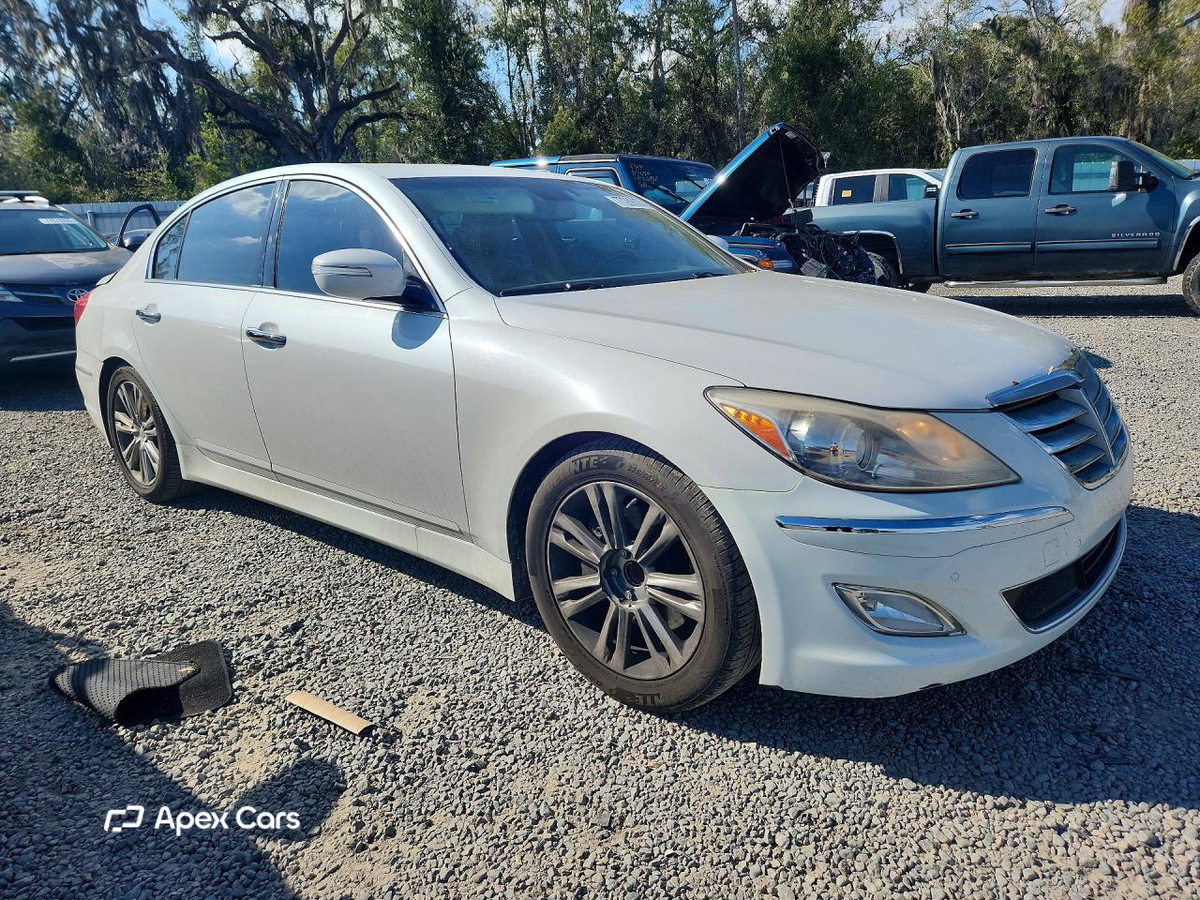 Hyundai Genesis 2013