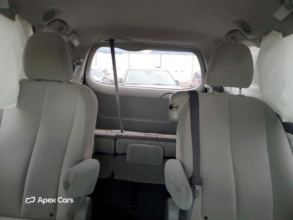 Toyota Sienna 2011