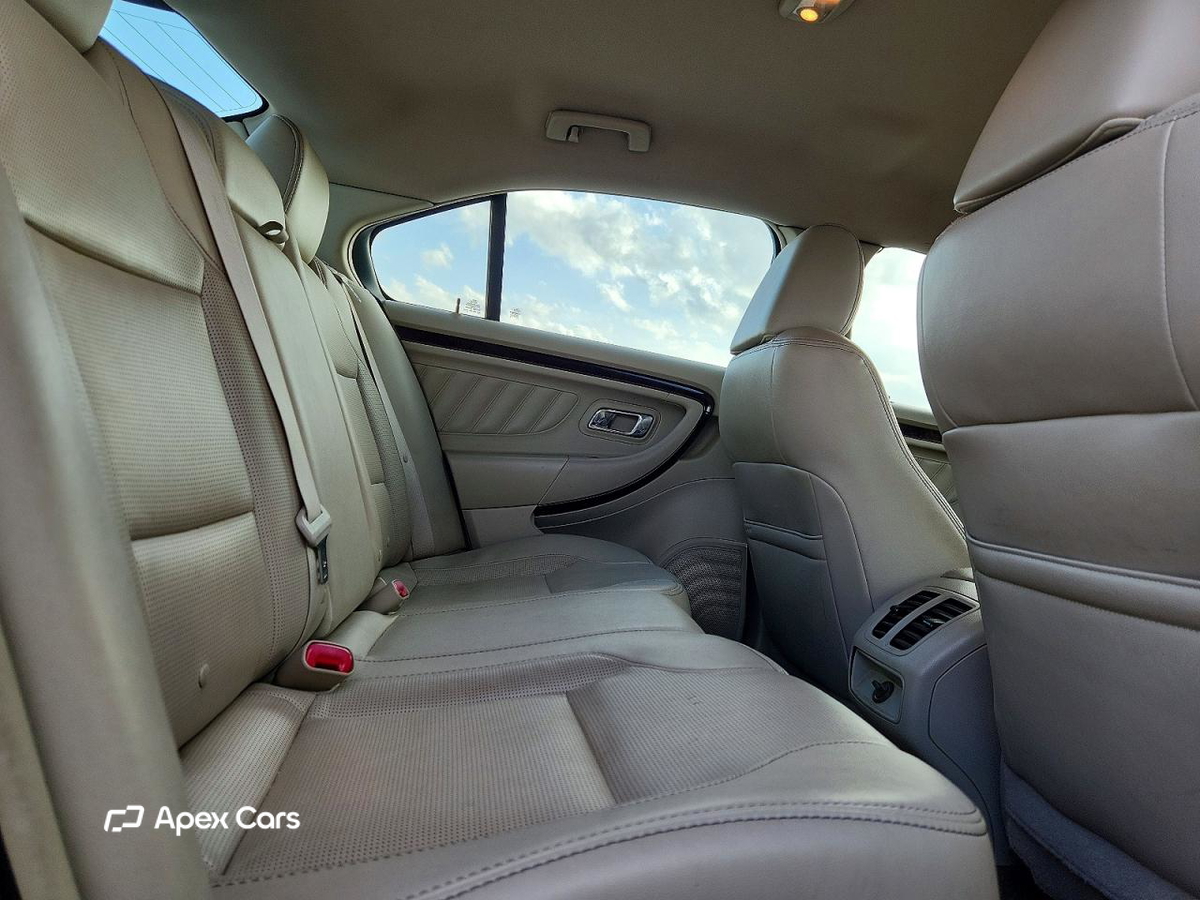 Ford Taurus 2011