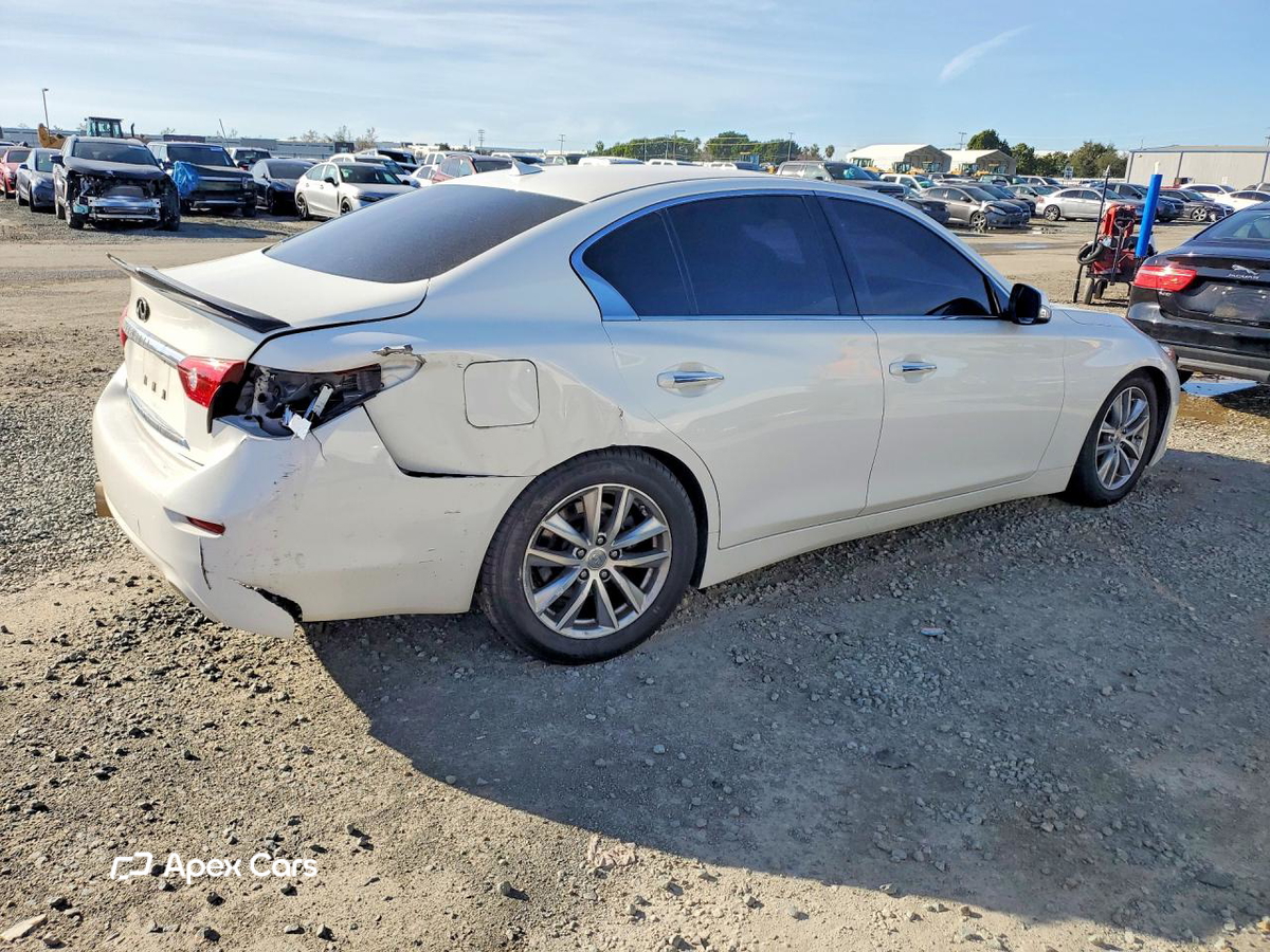 Infiniti Q50 2015