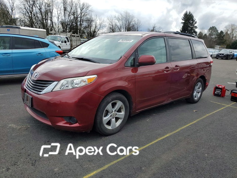 Toyota Sienna 2014 - Image 1 of 13