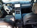 Land Rover Defender 2025