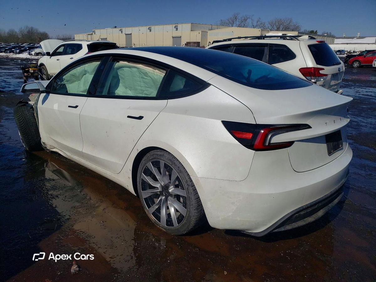 Tesla Model 3 2025