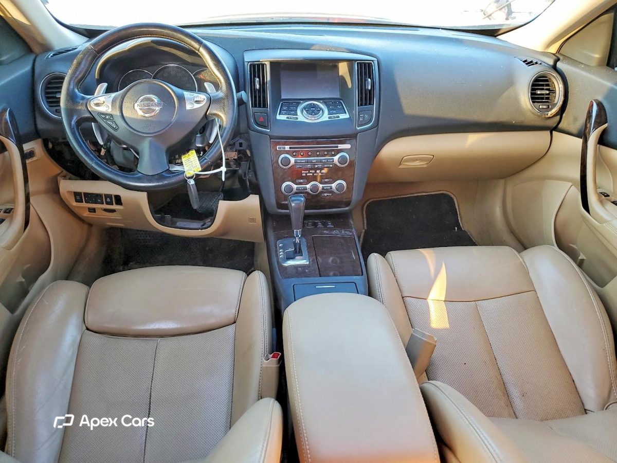 Nissan Maxima 2010