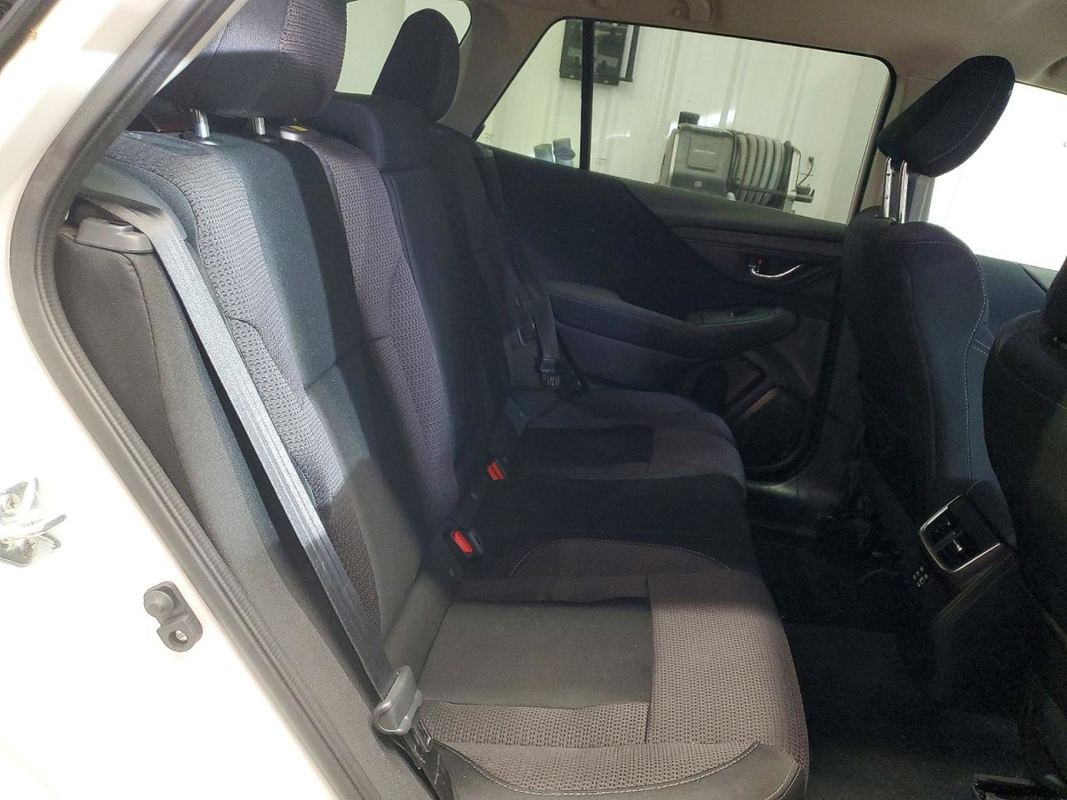 Subaru Outback 2025