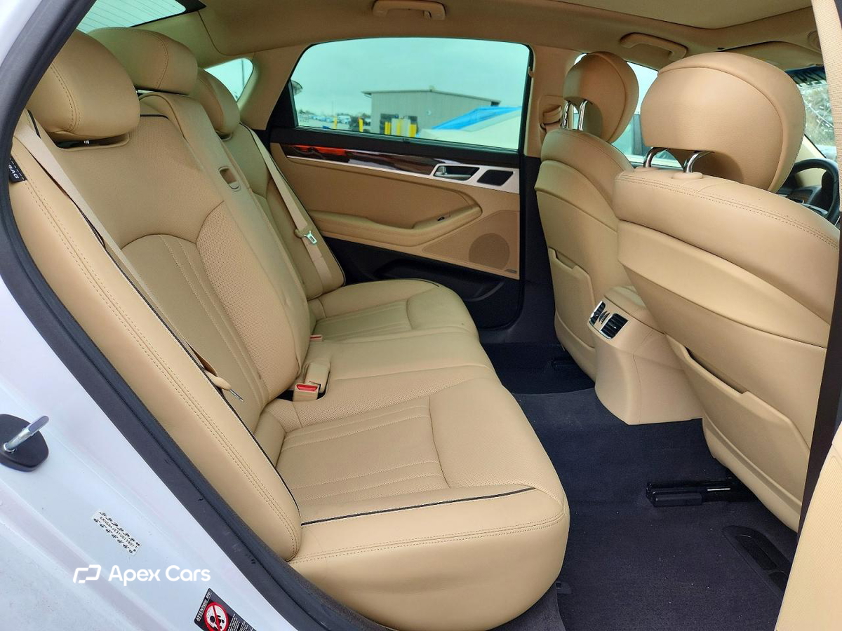 Hyundai Genesis 2015