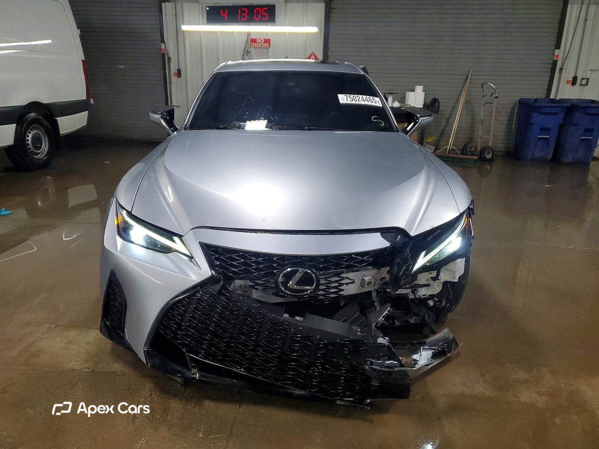 Lexus IS 2023