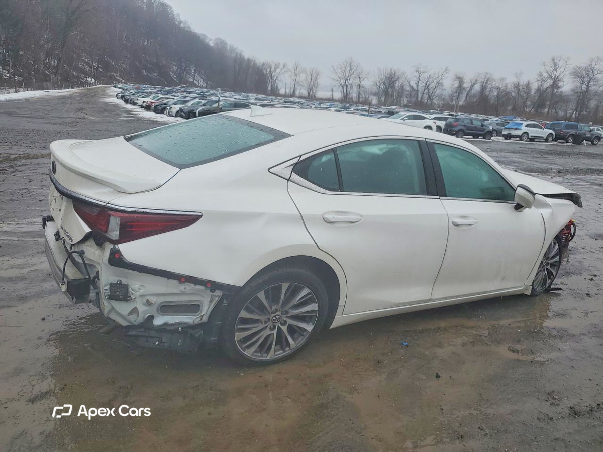Lexus ES 2021