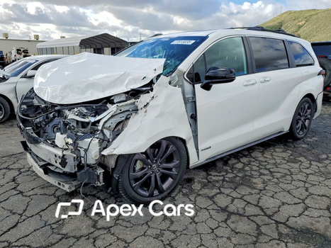 Toyota Sienna 2021 - Image 1 of 15