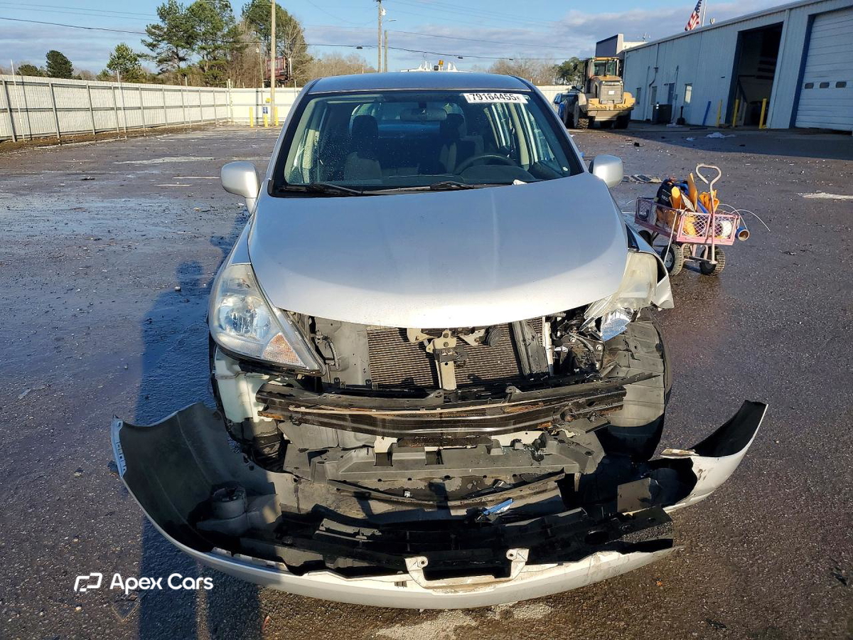 Nissan Versa 2011