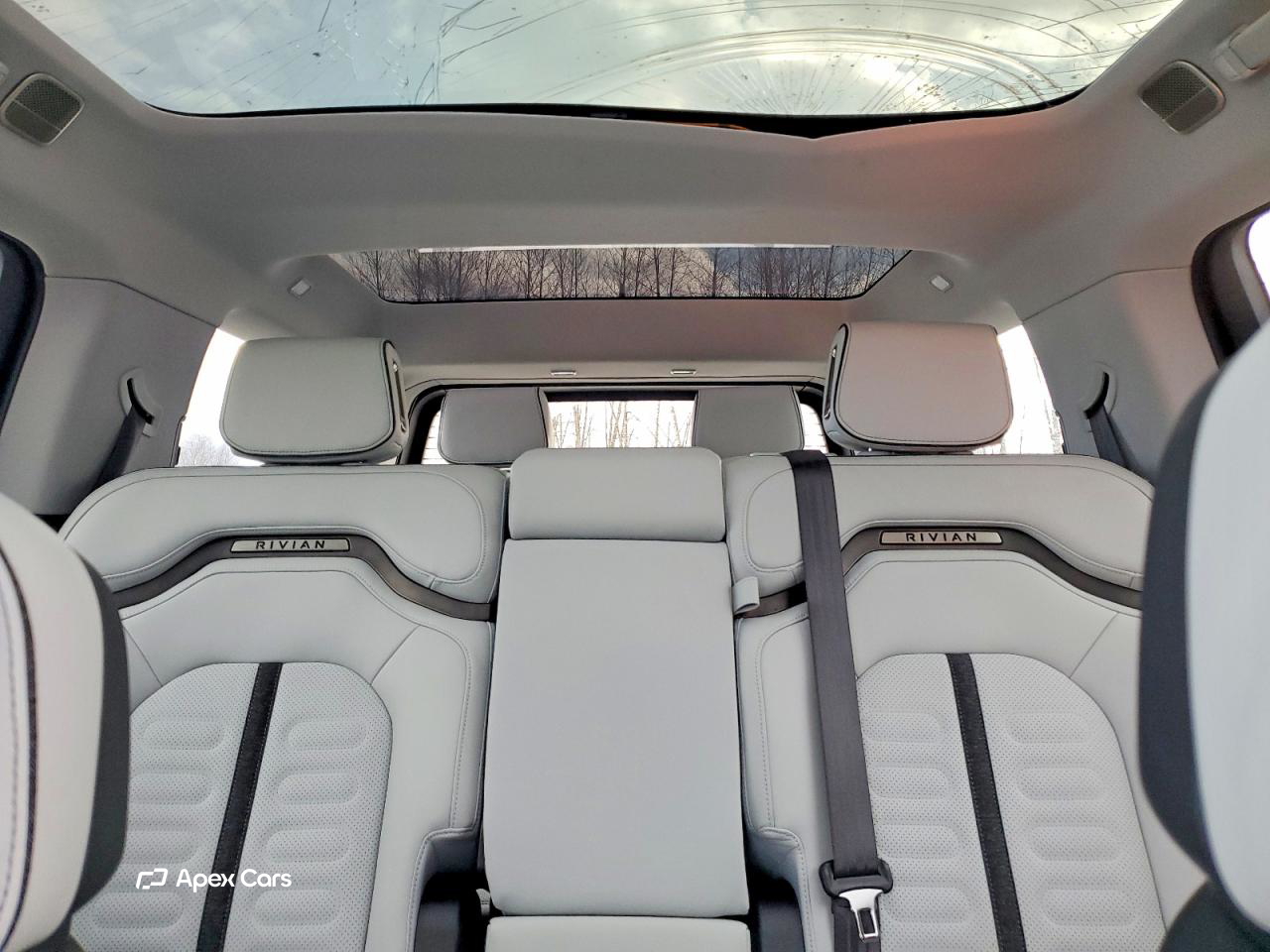 Rivian R1S 2025