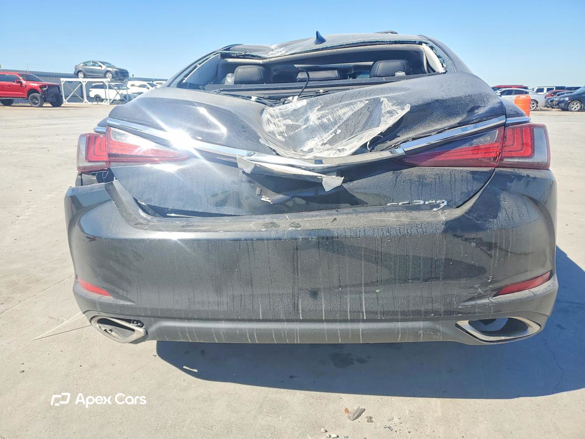 Lexus ES 2019