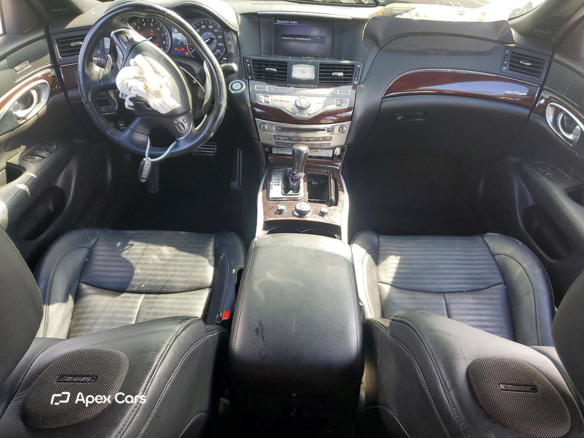 Infiniti M 2013