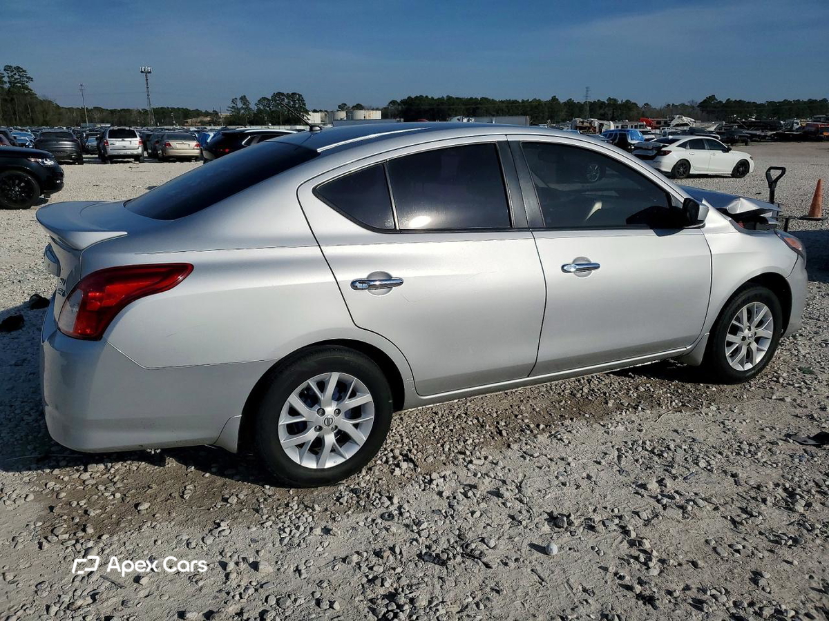 Nissan Versa 2018