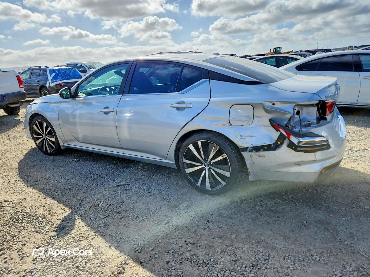 Nissan Altima 2021