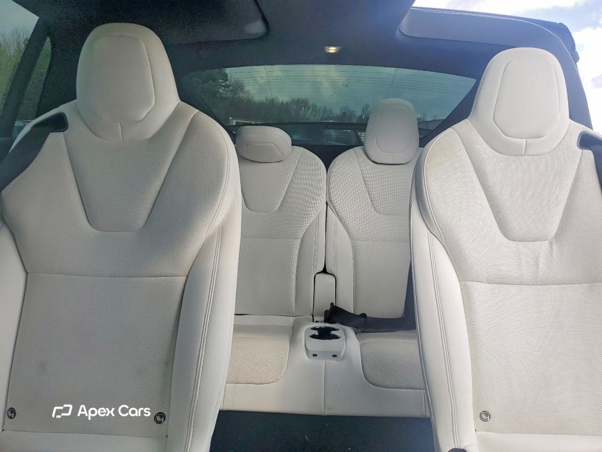 Tesla Model X 2022