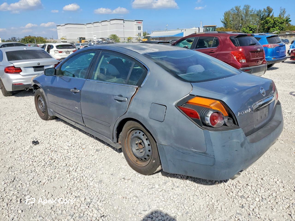 Nissan Altima 2010
