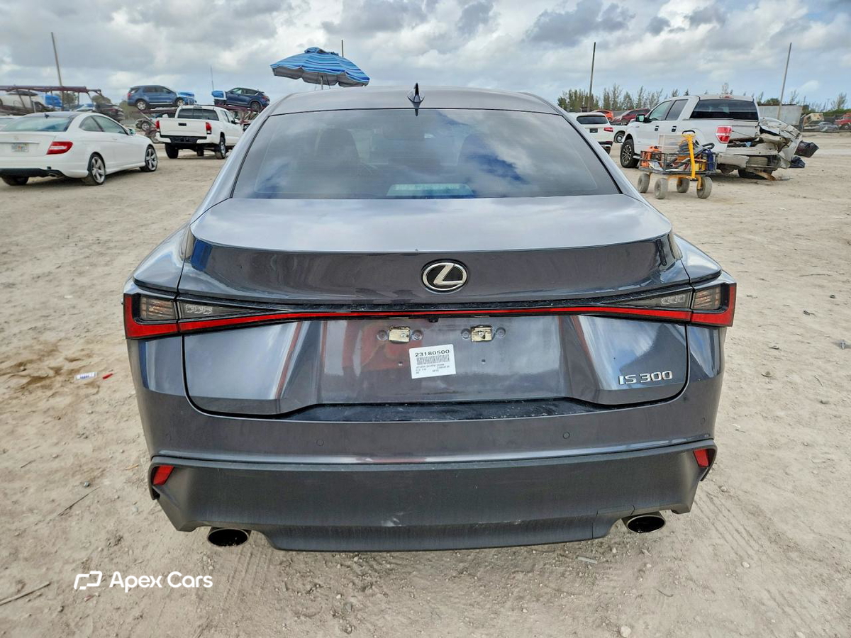 Lexus IS 2023