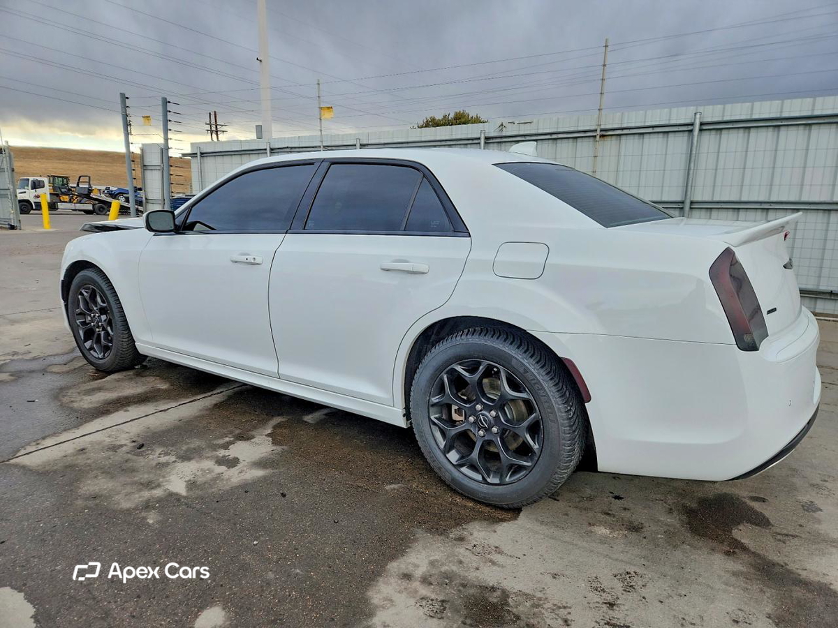 Chrysler 300 2022