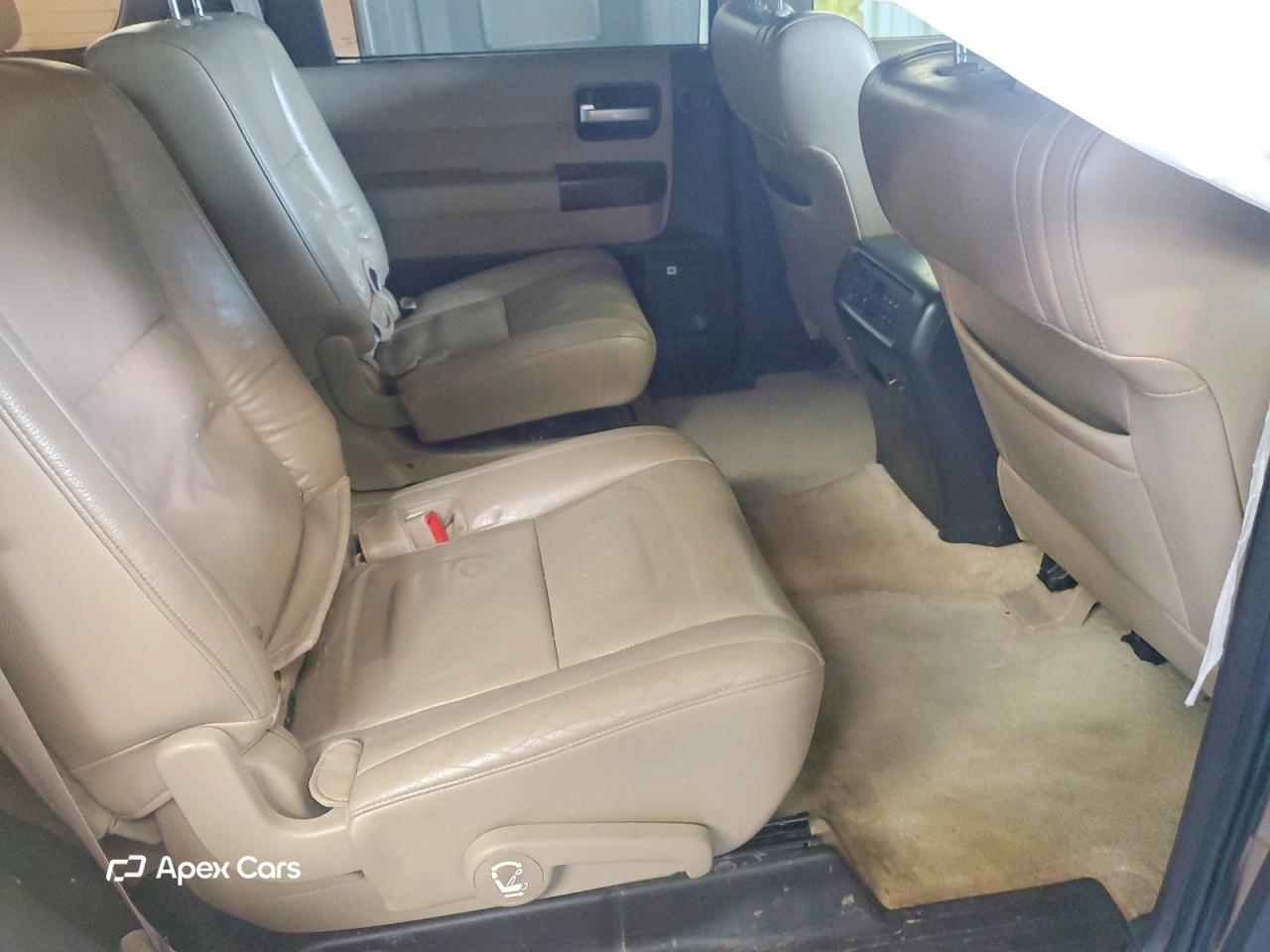 Toyota Sequoia 2010