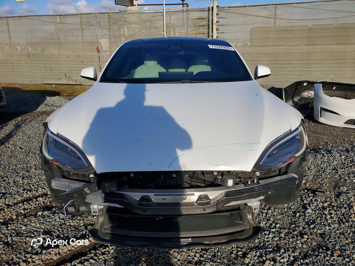 Tesla Model S 2021