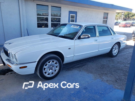 Jaguar XJR 2000 - Zdjęcie 1 z 13