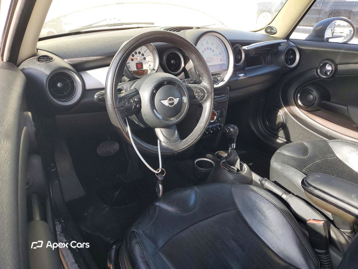 MINI Cooper 2011
