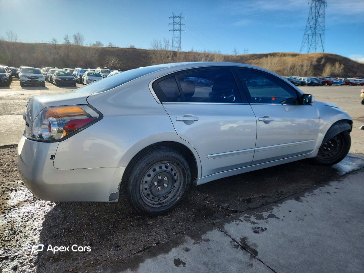 Nissan Altima 2011