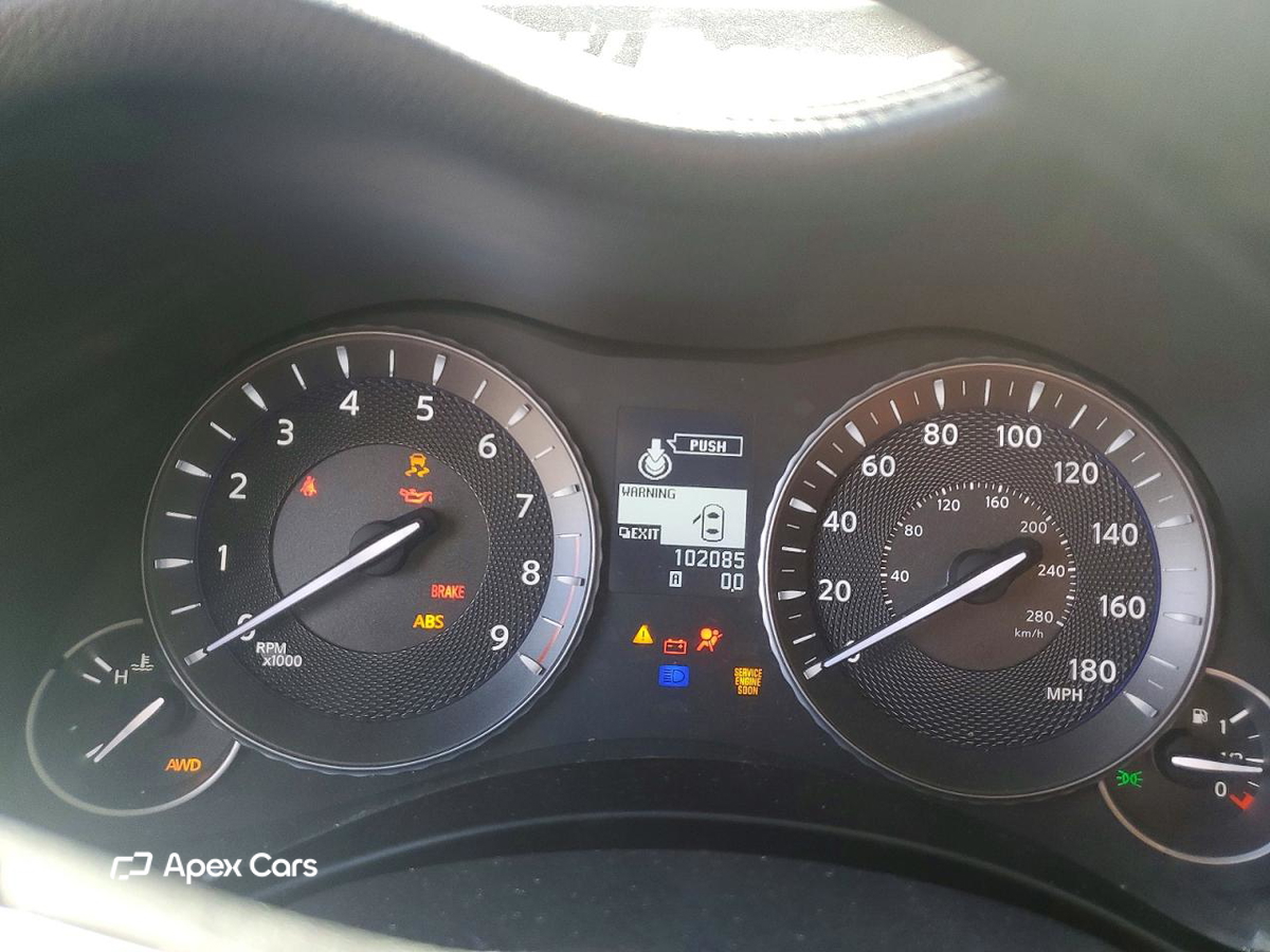 Infiniti M 2013