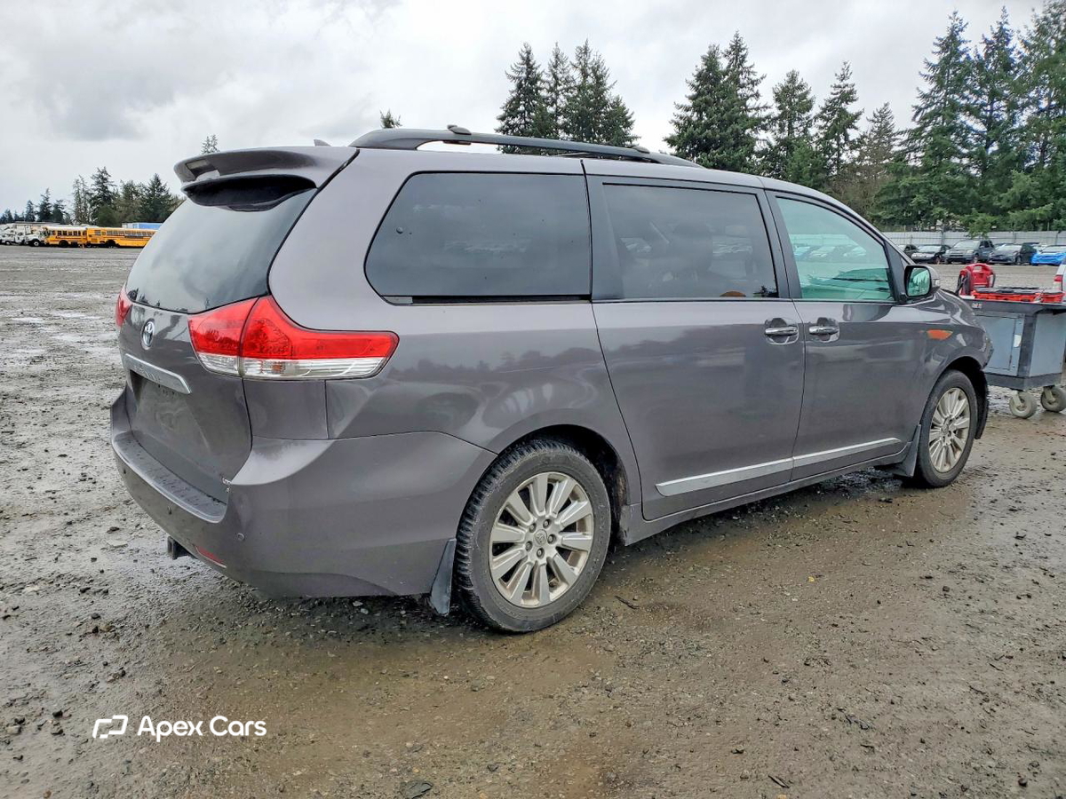 Toyota Sienna 2014