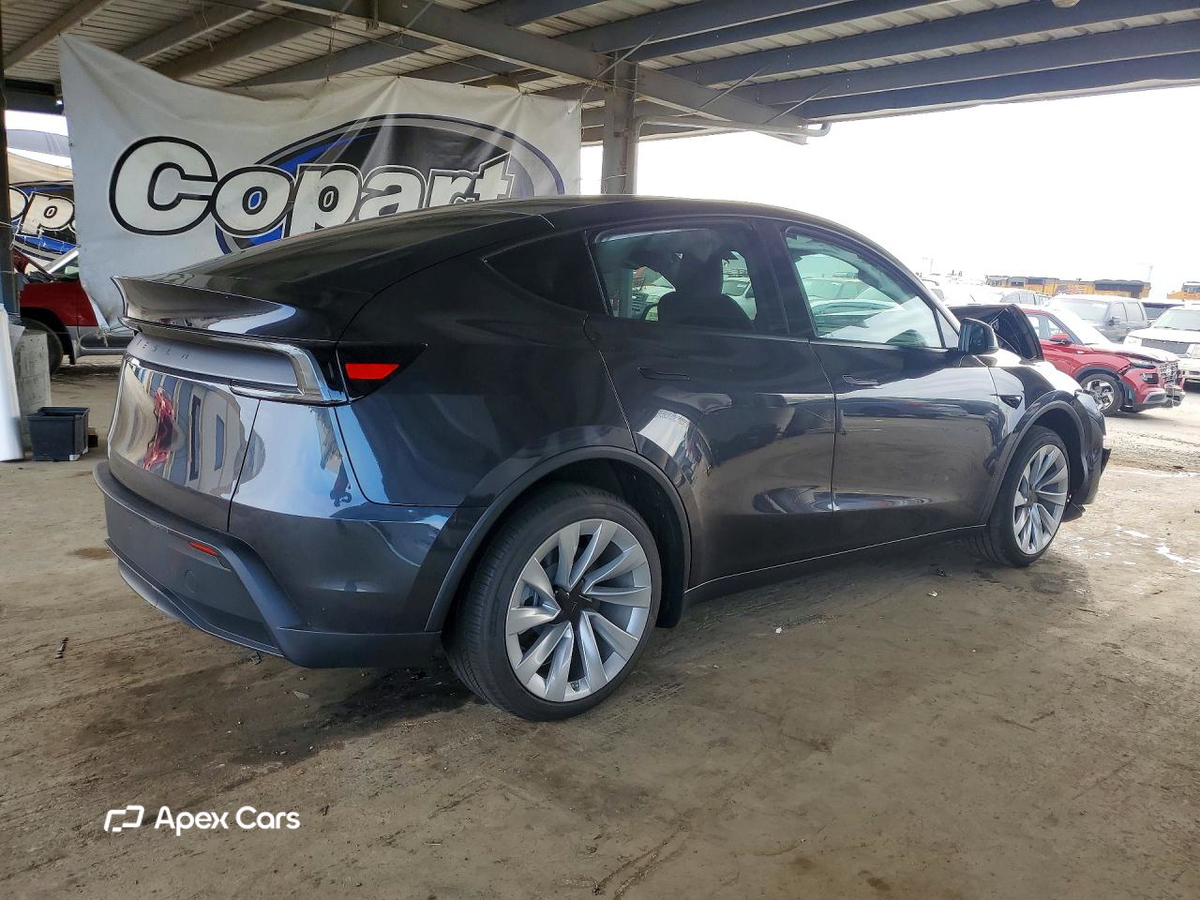 Tesla Model Y 2026