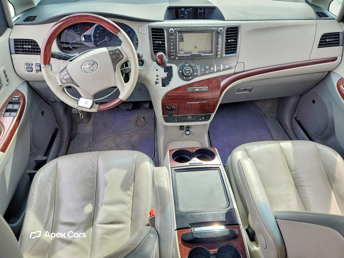Toyota Sienna 2012