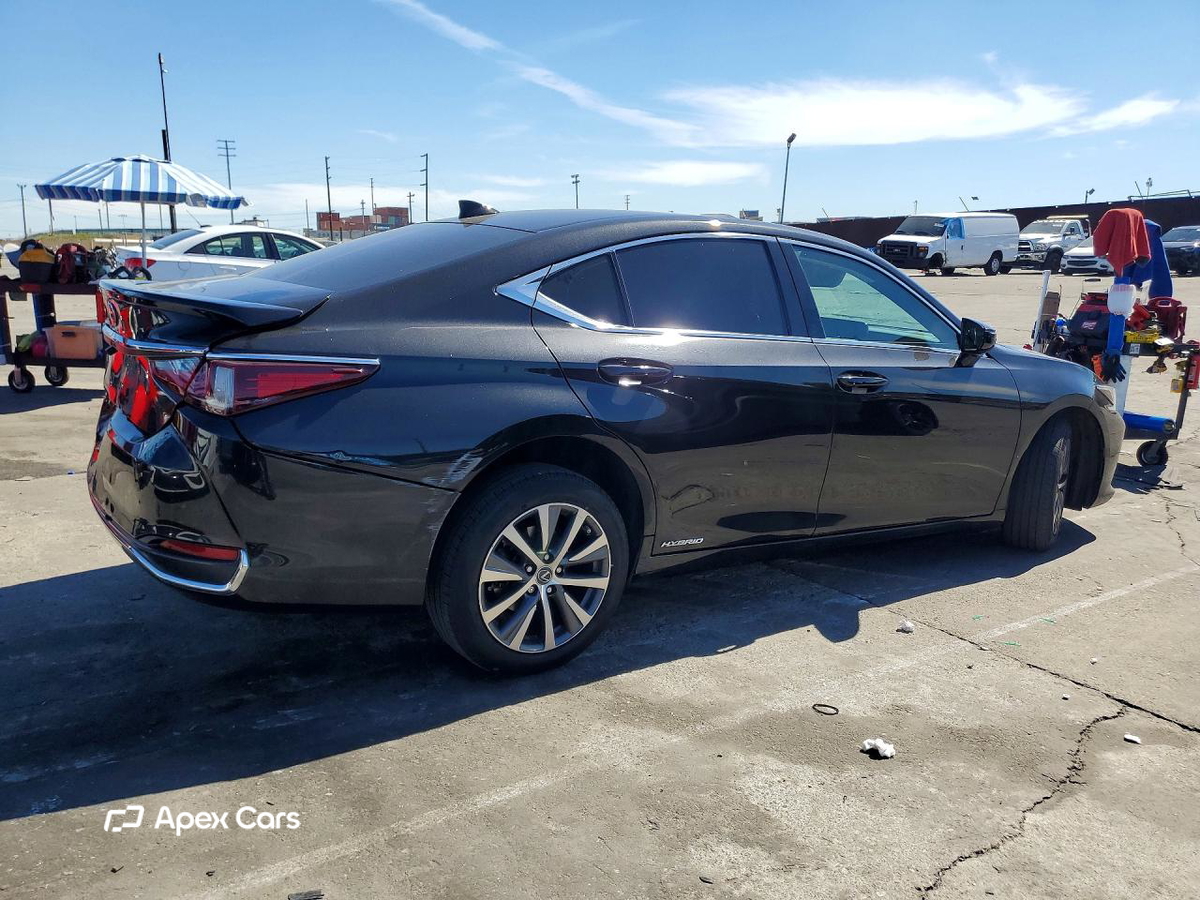 Lexus ES 2021