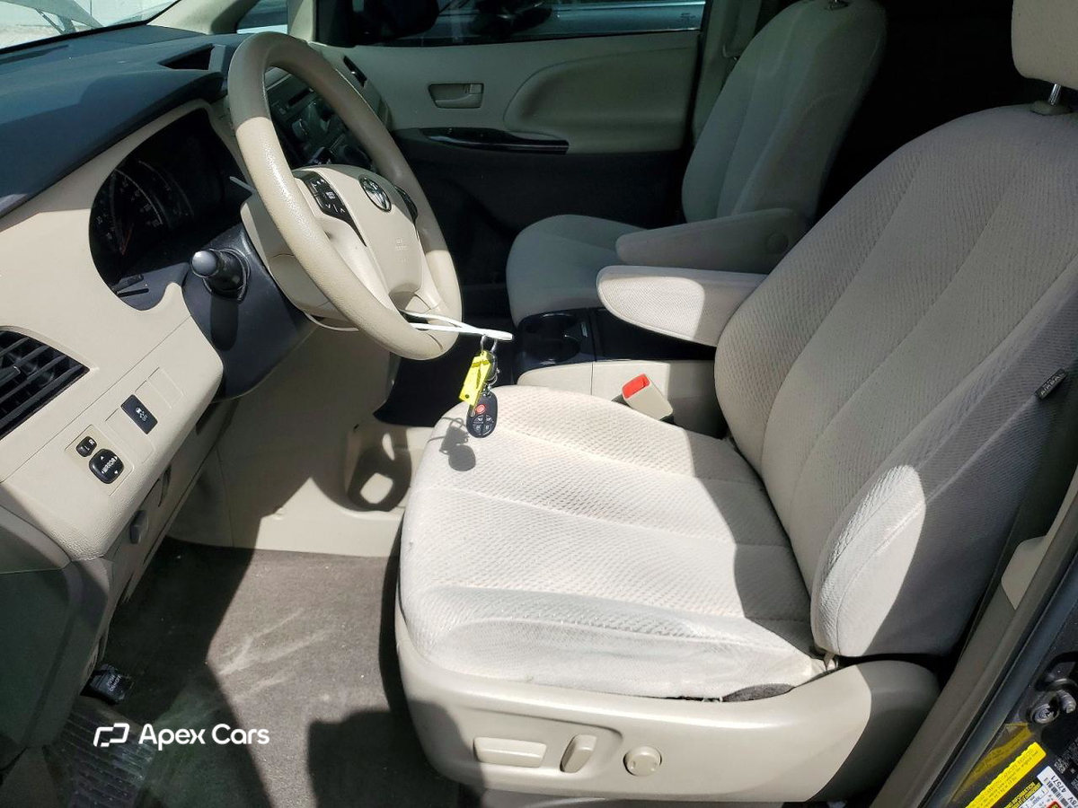 Toyota Sienna 2012