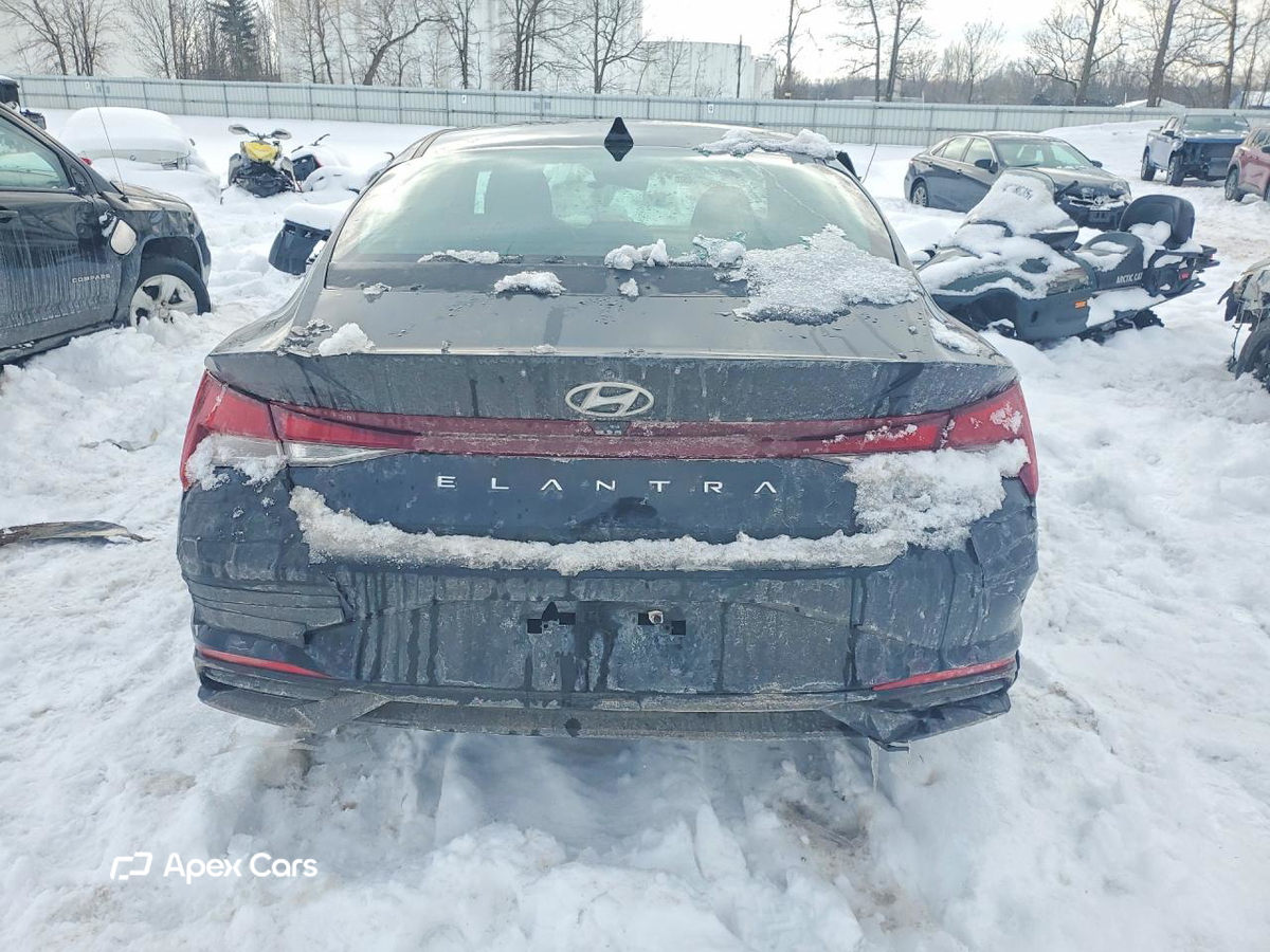 Hyundai Elantra 2021