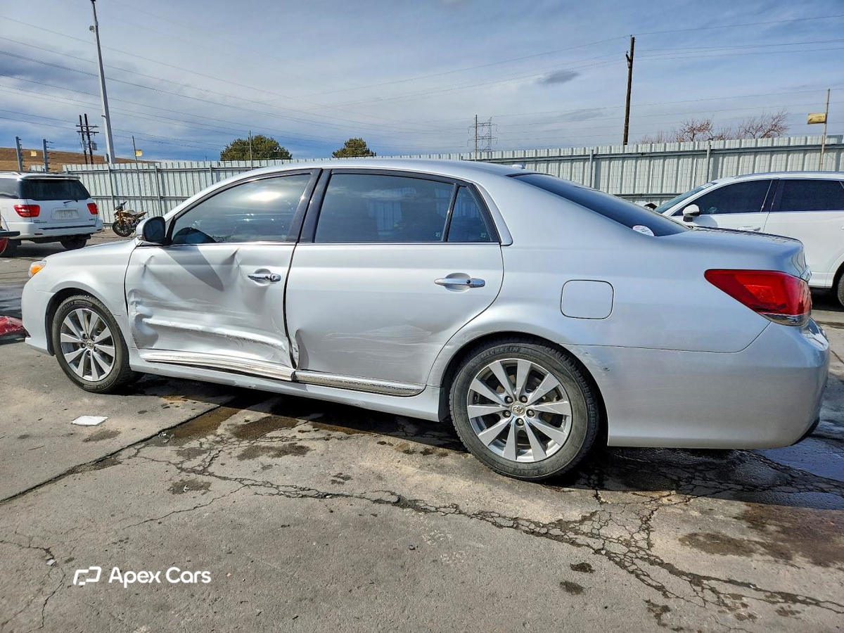 Toyota Avalon 2011