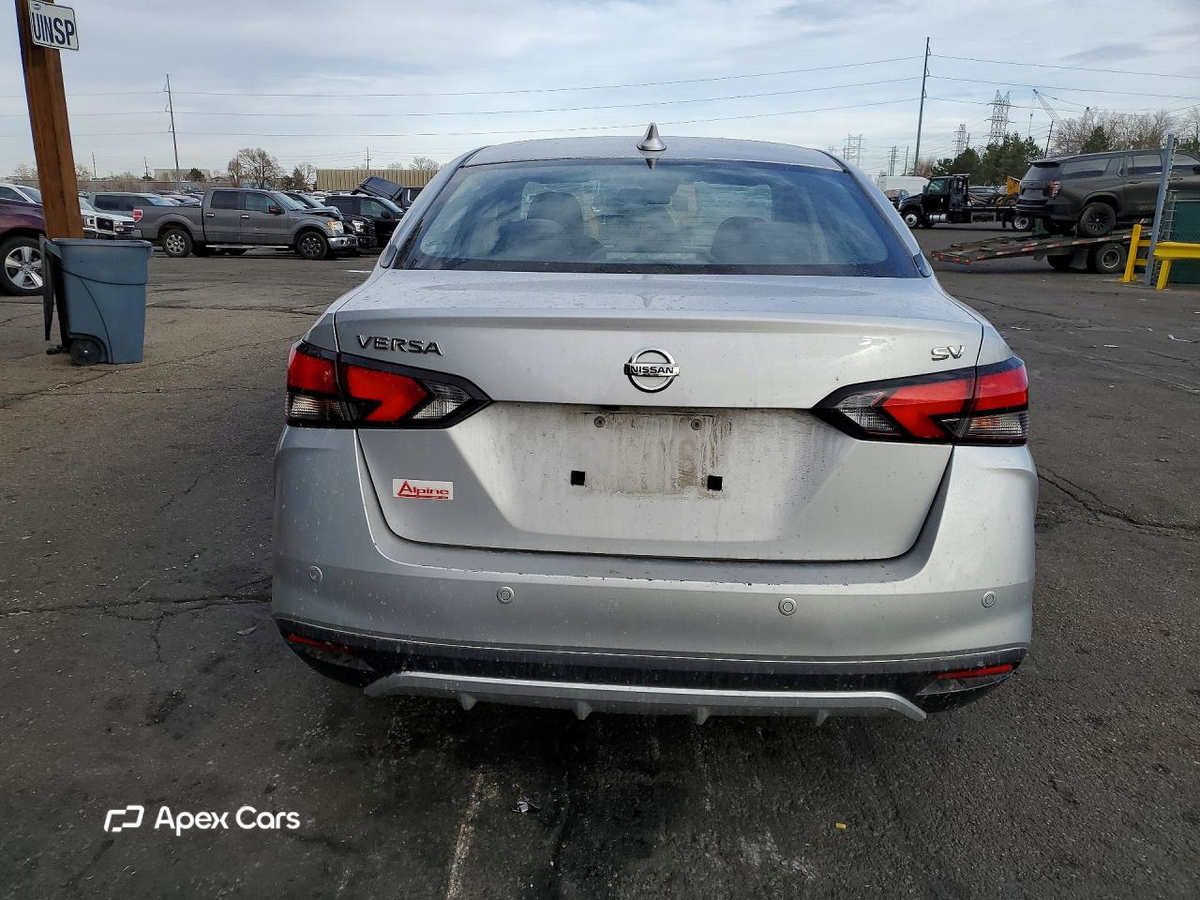 Nissan Versa 2021